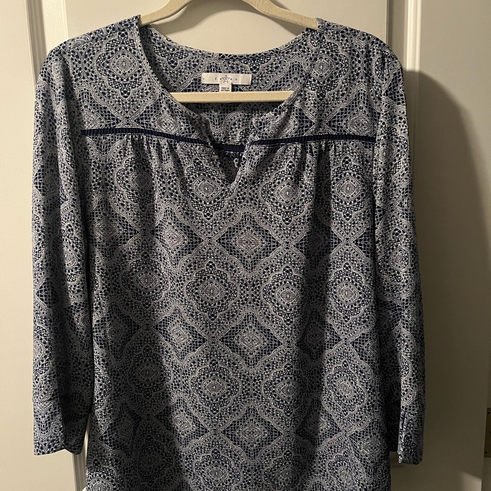 Navy and white top 3/4 sleeves